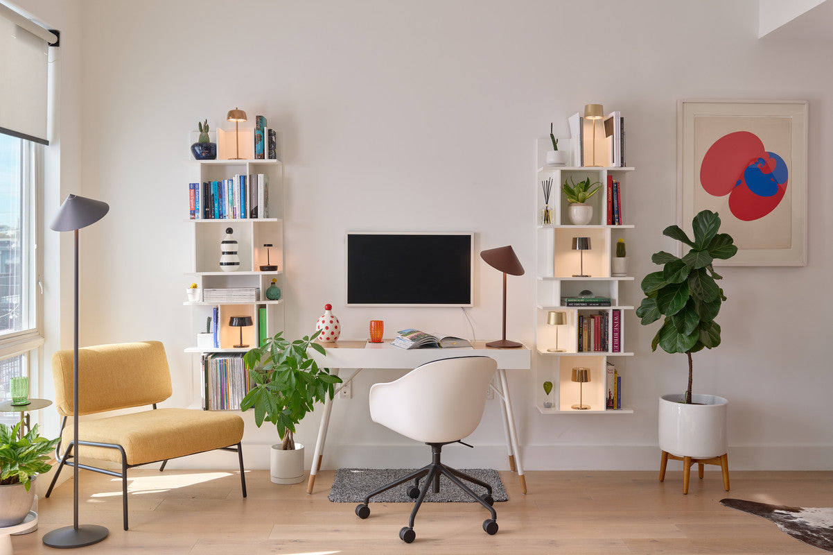 Zafferano Lampada da Tavolo Led Ricaricabile Pina L Desk - 6W, IP65, Dimmer Touch, Testa Magnetica, Design Moderno per Interni ed Esterni - Titanio