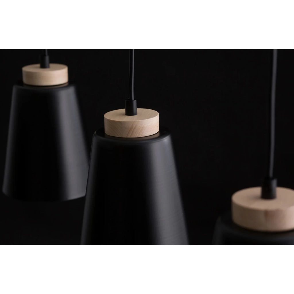 Lampadario 3 Luci Lancillotto Con Paralumi A Cono In Acciaio Nero E Legno Naturale