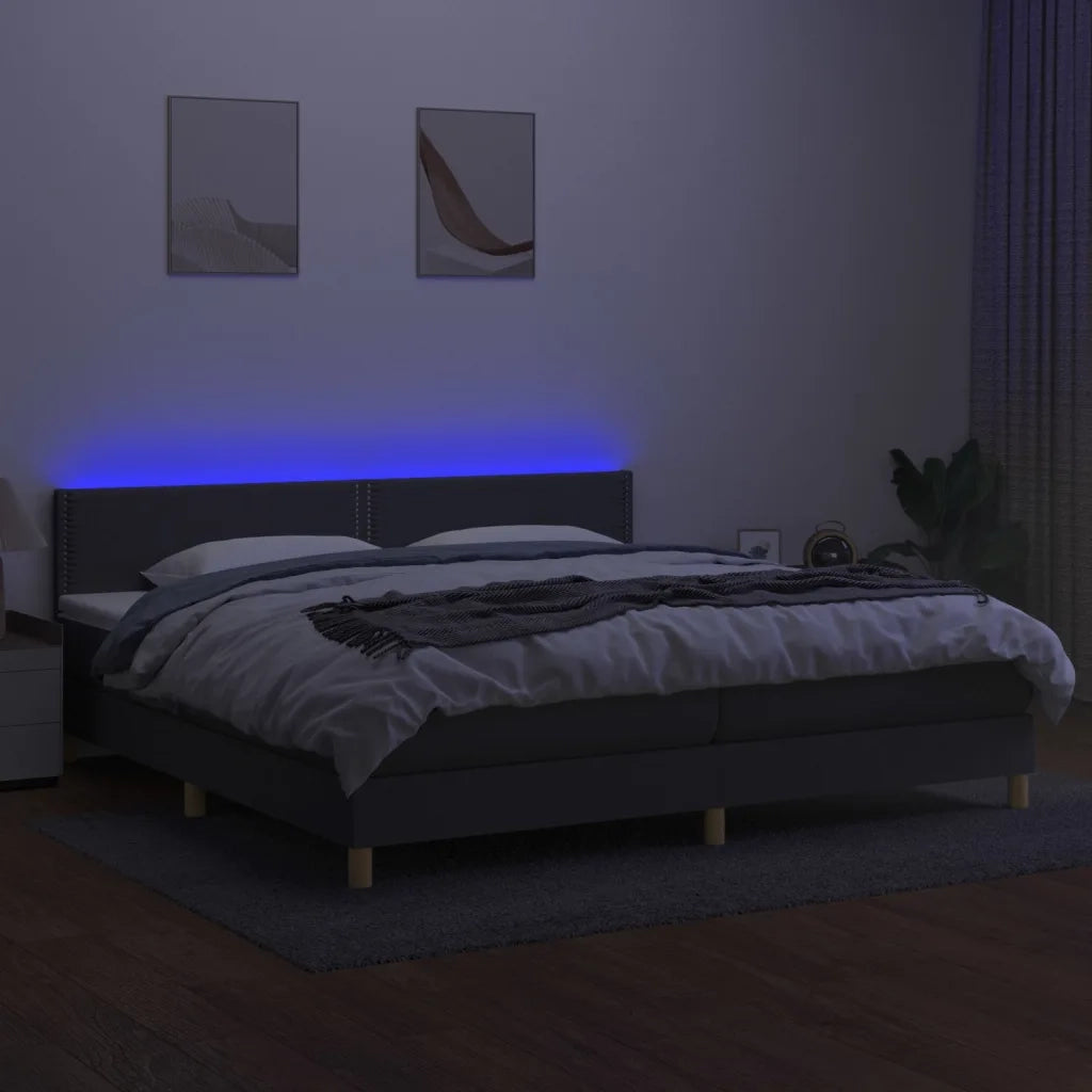 Letto a Molle Materasso e LED Grigio Scuro 200x200cm in Tessuto 3133662