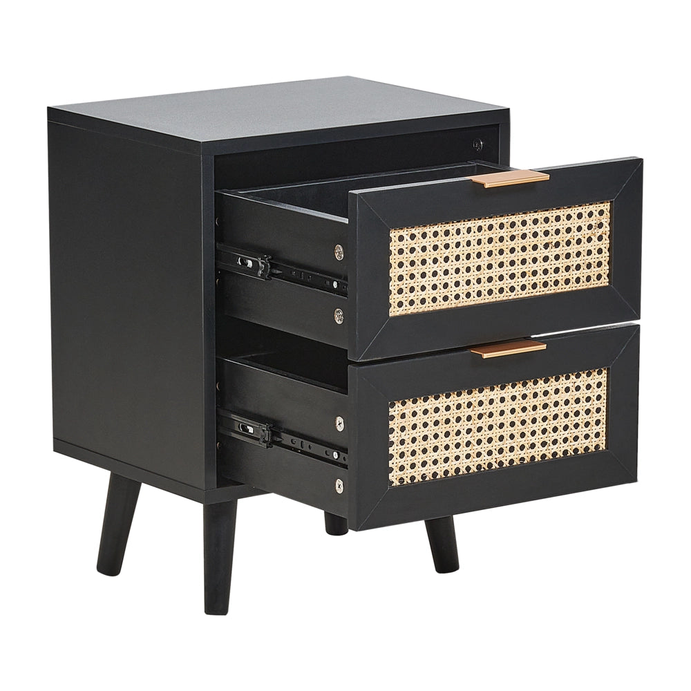 Comodino a 2 cassetti Legno di manifattura nero con cassetti frontali in rattan Comodino con gambe in legno di gomma nero Camera da letto in stile Boho