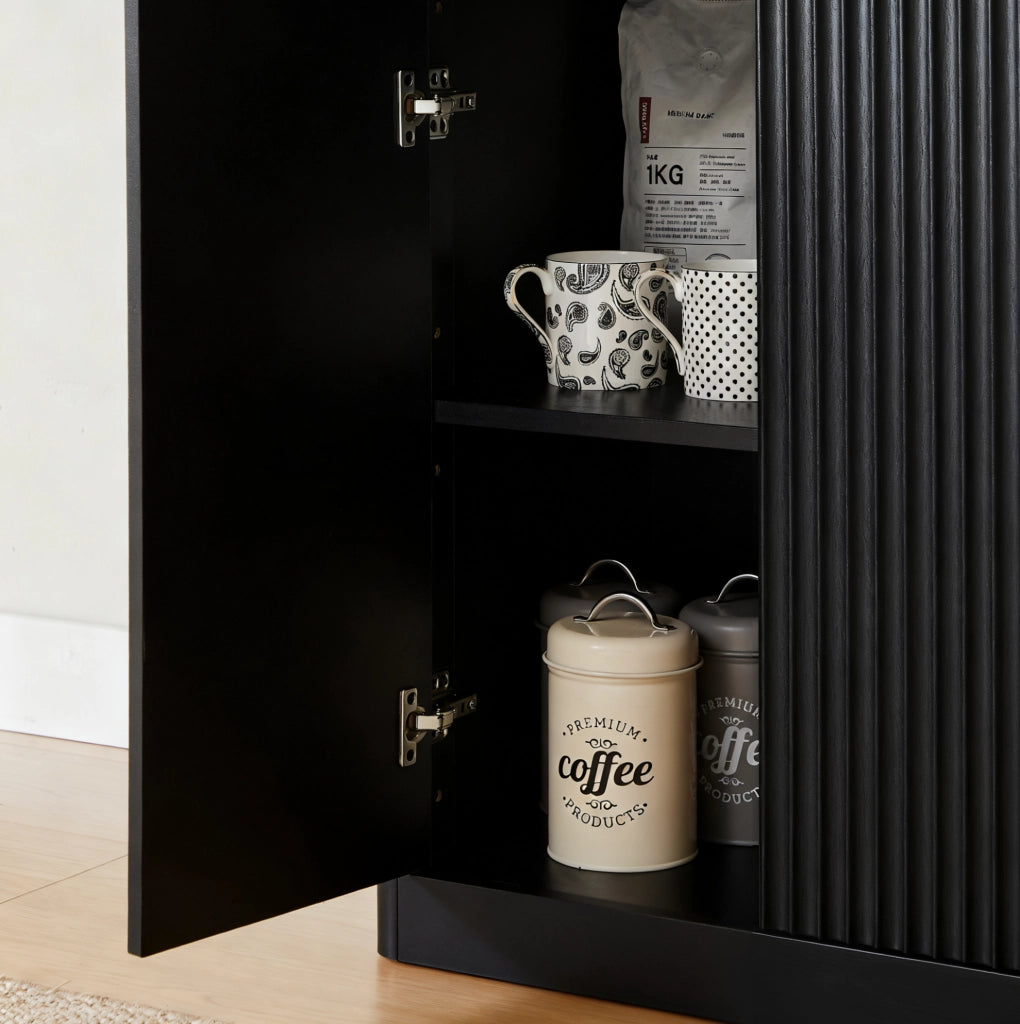 Credenza 150x40x70,5 cm a 4 ante in MDF nero con pannelli ondulati