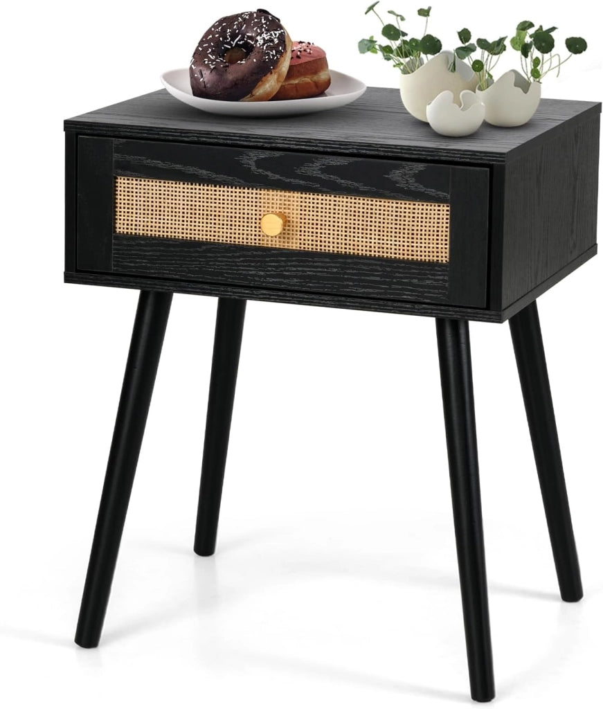 Comodino con Cassetto in Rattan, Comodino Camera da Letto in Stile Boho con Gambe in Legno di Pino, Tavolino Lato da Notte con Piedini Antiscivolo per Soggiorno, 48 x 40 x 58 cm (Nero)