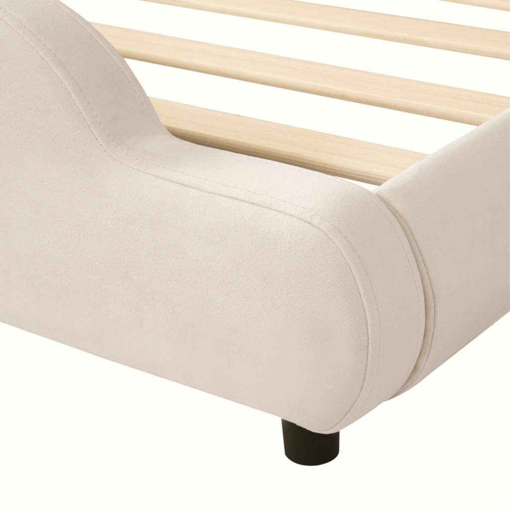 Letto imbottito per bambini 140x200 cm in velluto beige; design a nuvola con angoli arrotondati