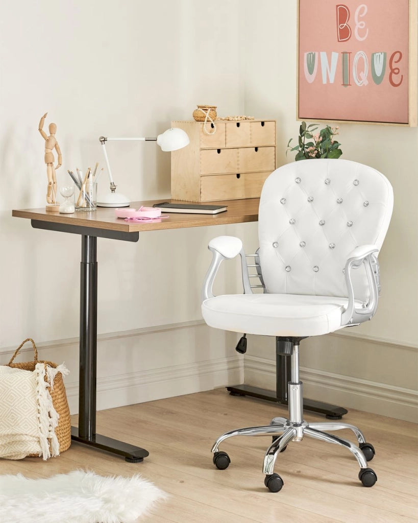 Sedia da ufficio in pelle sintetica bianco con cristalli e altezza regolabile e schienale trapuntato stile retrò moderno