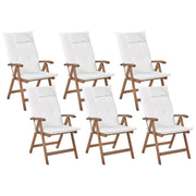 Set di 6 sedie da giardino in legno di acacia scuro naturale regolabili e pieghevoli per esterni con braccioli in stile rustico con cuscini bianco sporco