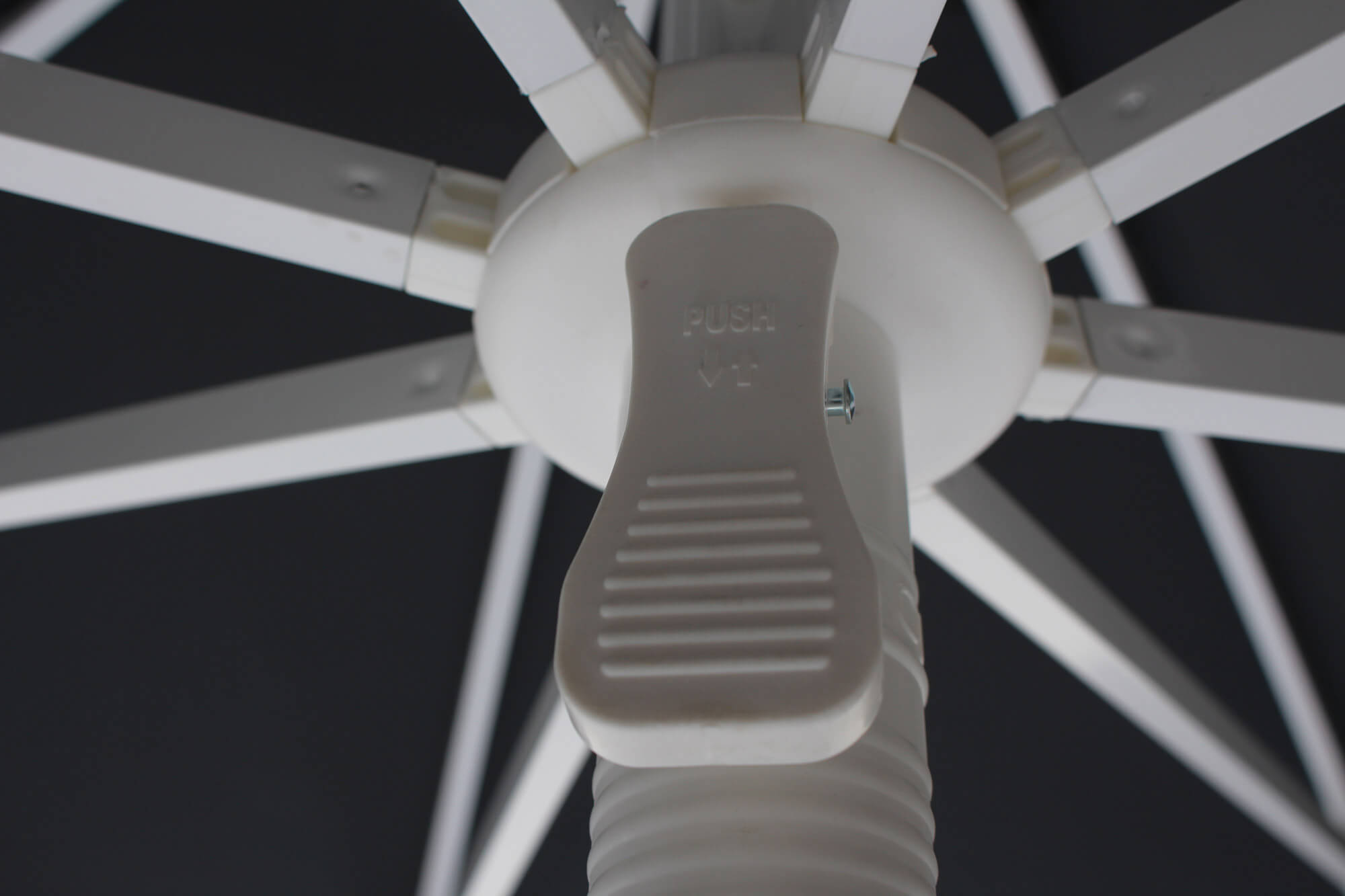 Ombrellone da Giardino 2,25x2,25 m Palo Ø40 mm in Alluminio Maffei Kronos Antracite