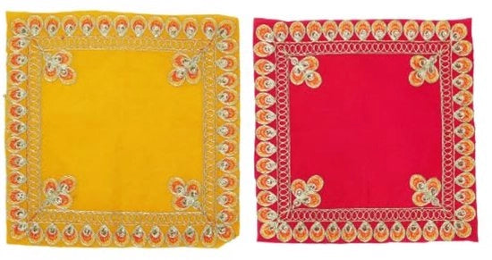 Set di 2 tappeti decorativi di Aasan fluidezza, Pooja-stoffa (dimensioni: -12 pollici x 12 pollici) per decorazioni tradizionali multifunzionali per il festival Pooja. Articolo: Pooja-articolo: Laxmi gialla (rosa, gialla)