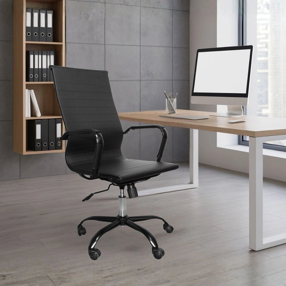 Poltrona da ufficio Nuvia con schienale ergonomico e ruote colore nero H105