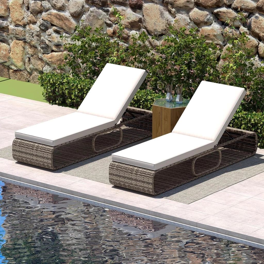Lettino Prendisole, Sdraio da Giardino con Schienale Regolabile a 7 Livelli, Letto da Giardino in Polyrattan con Cuscini Comodi, per Piscina, Terrazza, Giardino, Bianco