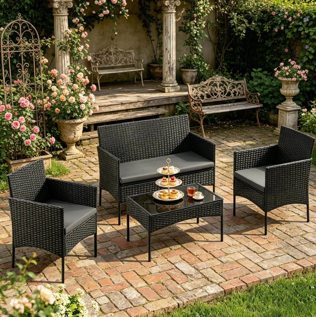 Set da giardino ULEVR 4 pezzi per 4 persone con divano 2 posti, 2 poltrone e tavolino con vetro temperato, nero