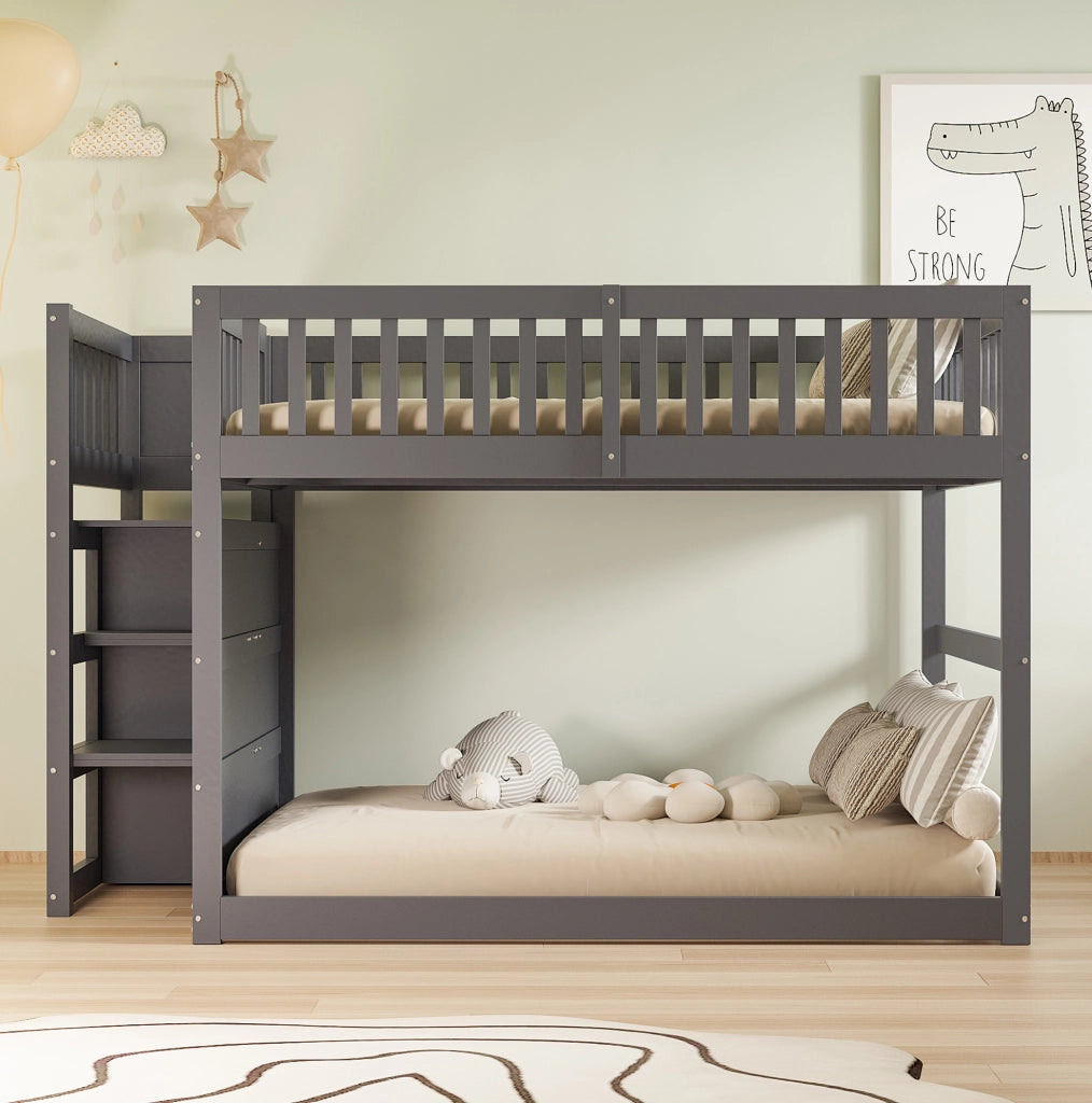 Letto a castello 140x200 cm con scala; 4 cassetti e sponda alta in legno grigio