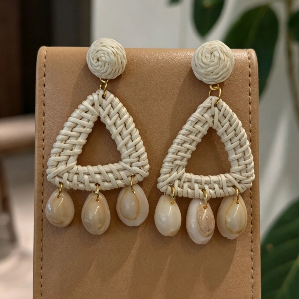 Orecchini triangolari vintage intrecciati a mano