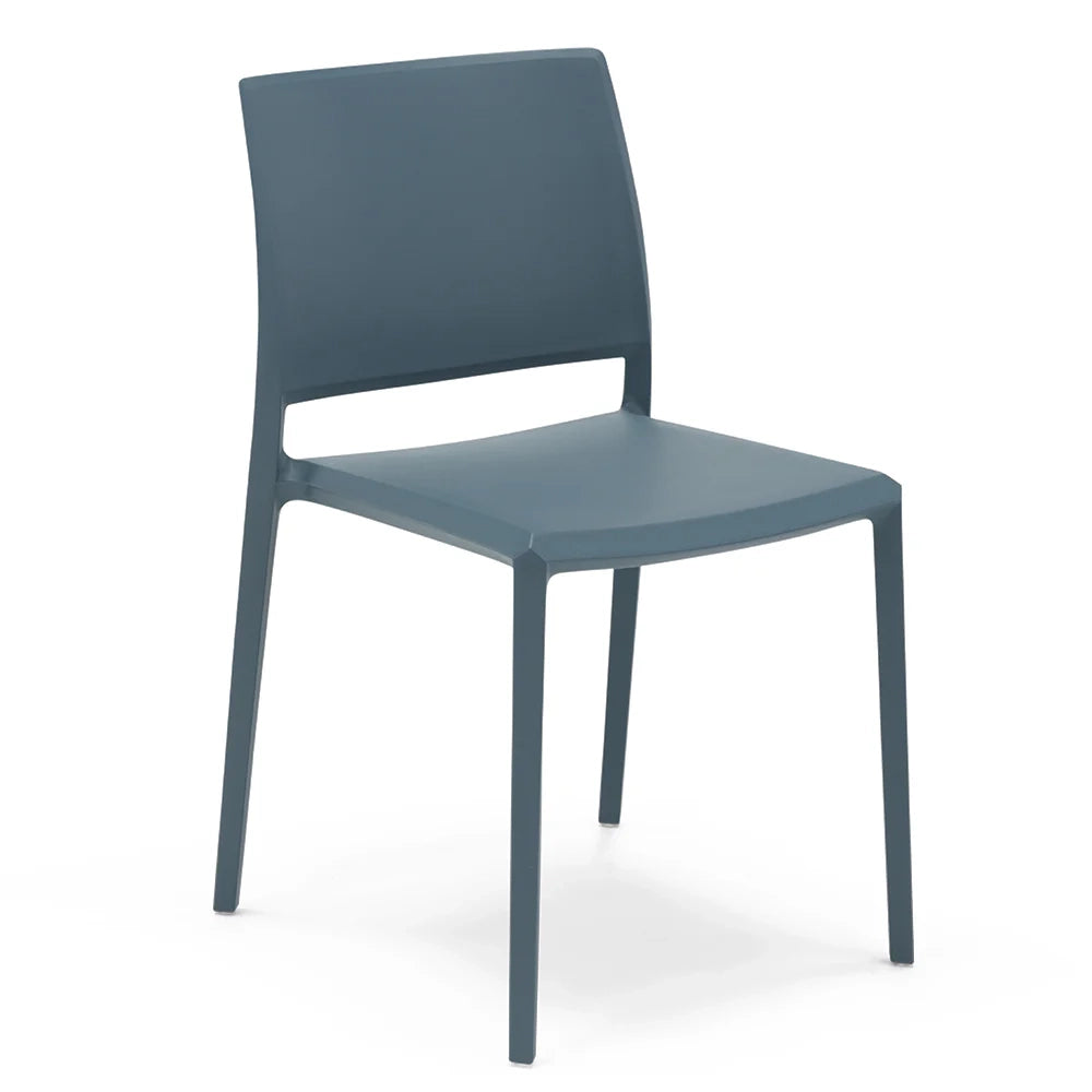 Set 4 sedie in polipropilene MEGAN, impilabile, resistente ai raggi UV, design moderno, ideale per sala da pranzo, cucina, sala d’attesa, bar, ristoranti o giardino, colore Avio