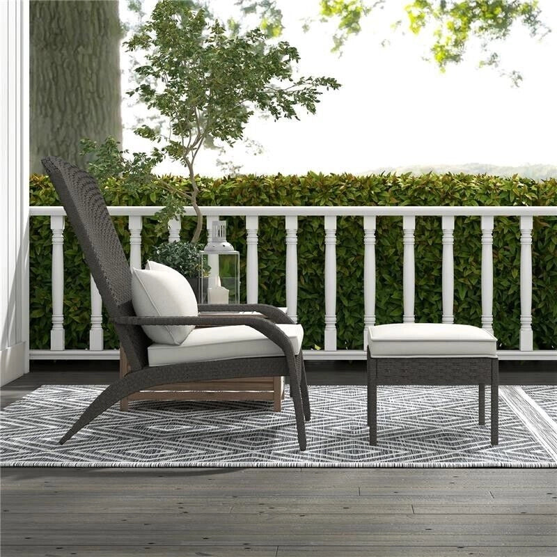 SEDIA DA GIARDINO CON POGGIAPIEDI E CUSCINI IMBOTTITI, IN RATTAN E ACCIAIO, 64X82X89 CM, GRIGIO E CREMA