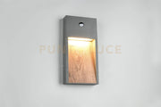 SALMON APPLIQUE DA ESTERNO LED 11W 1200lm, 3000K FUSIONE DI ALLUMINIO CON EFFETTO LEGNO CON SENSORE MOVIMENTO IP44 H.33CM