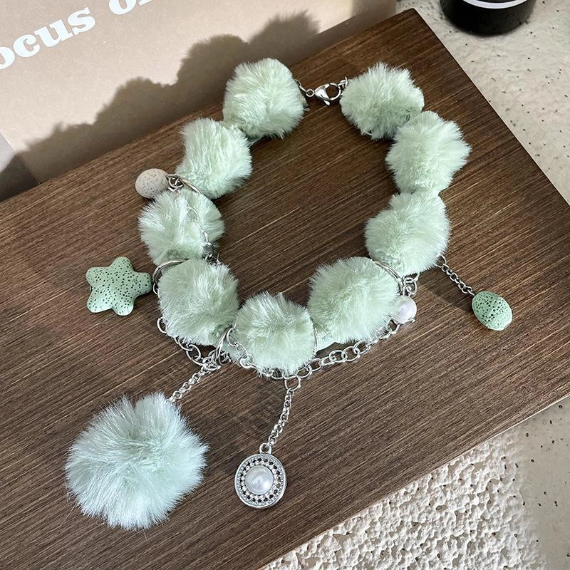 Collana con ciondolo a perla verde in peluche, realizzata a mano, regalo di Natale o di compleanno.