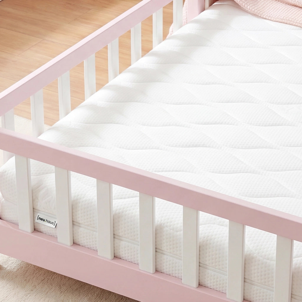 Letto per Cameretta Treviolo a Forma di Casetta in Stile Montessori con Materasso 140x200 cm - Rosa/Bianco [en.casa]