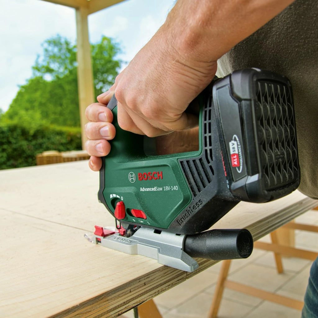Bosch seghetto alternativo a batteria AdvancedSaw 18V-140 (funzione pendolo; motore brushless; profondità taglio: 140 mm/10 mm/20 mm; 3 lame; 18 Volt; senza batteria e caricabatteria; in cartone)