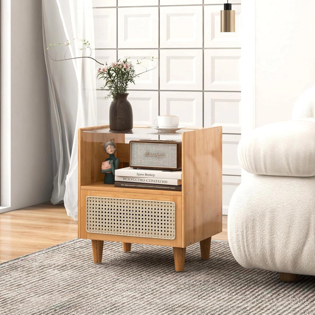 Comodino con cassetto in rattan e bambù, tavolino con gambe in legno massello, comodino con piano in vetro e scomparto aperto, comodino 43 x 35 x 50 cm (colore naturale, 1 pezzo)