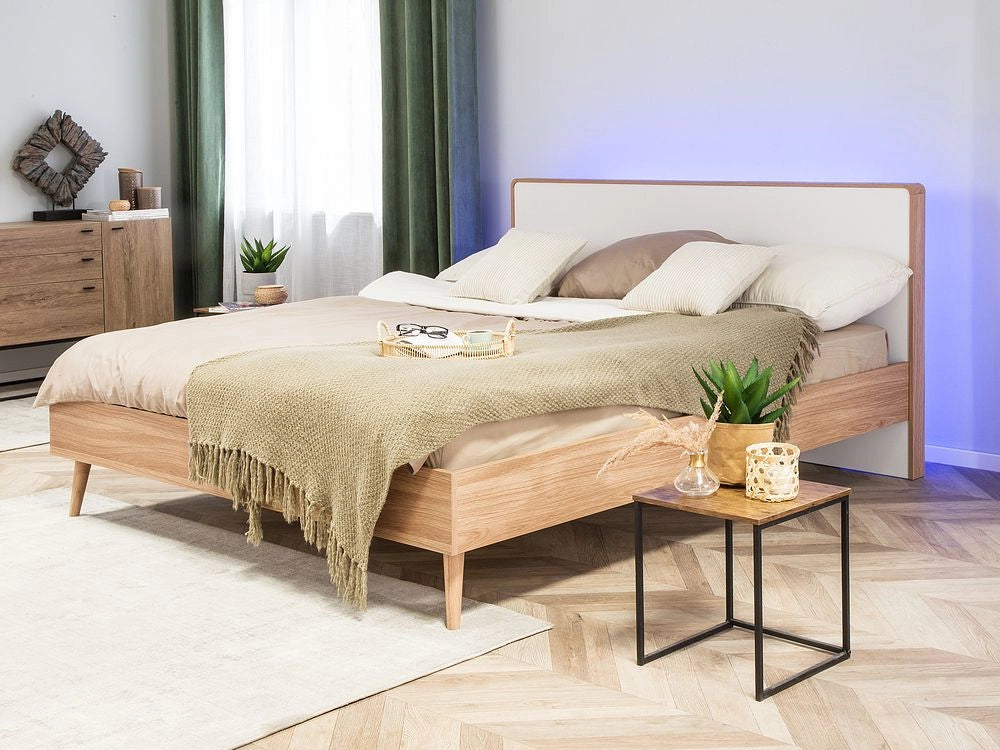 Luce per Letto a doghe in legno e testiera bianca Illuminazione a LED 180 x 200 cm Design scandinavo