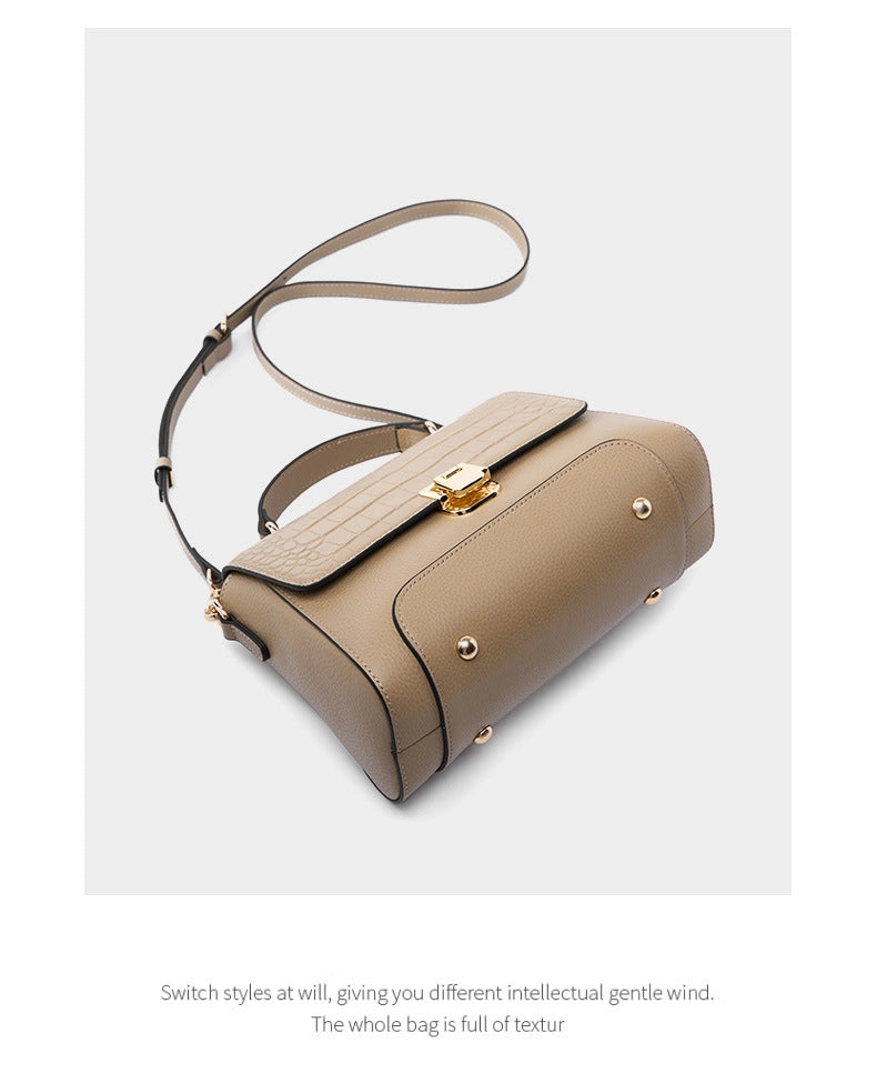Borsa a tracolla da donna in vera pelle, colore bronzo.