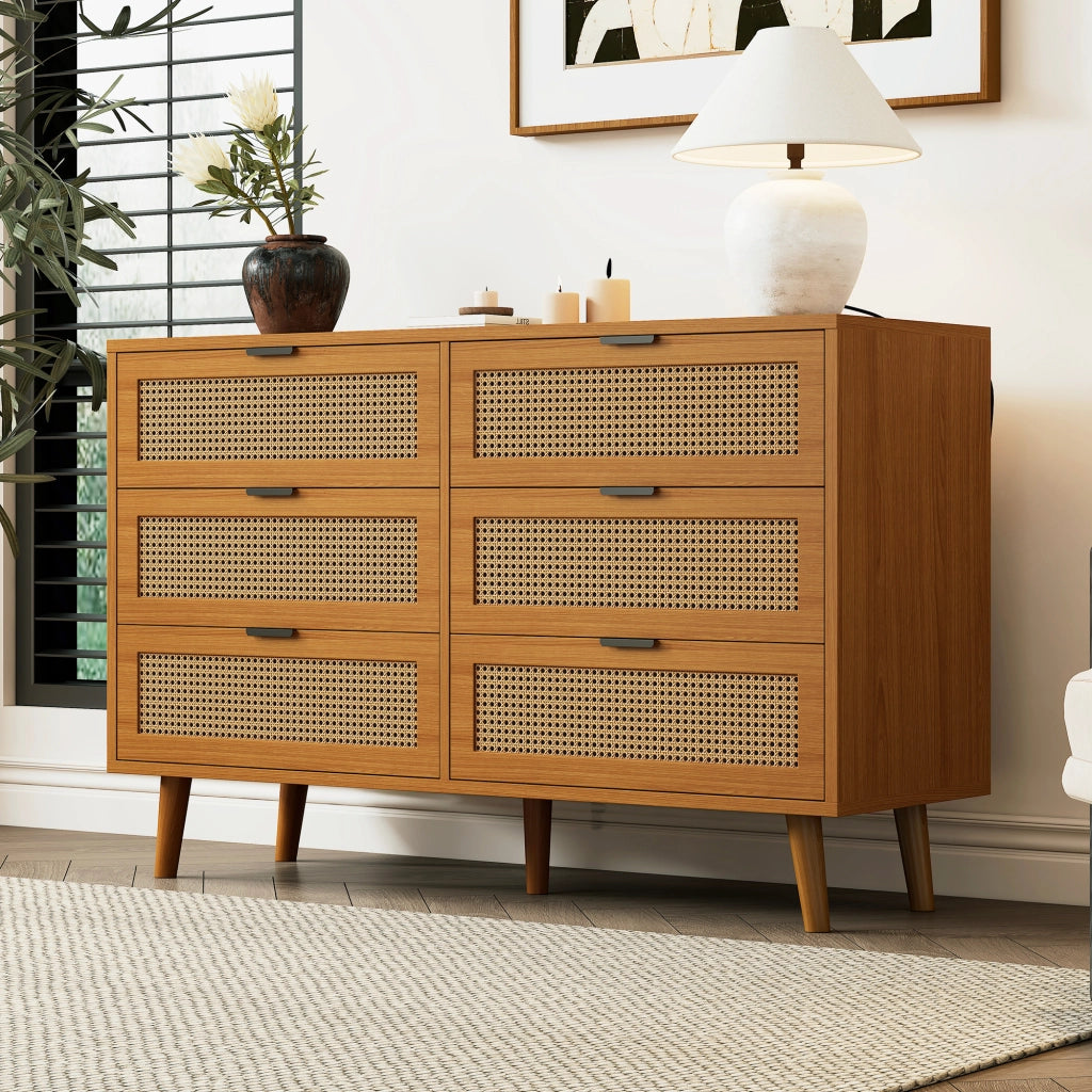 Com¨° a 6 cassetti in finitura noce con frontali effetto rattan e maniglie metalliche, 120x40x76,5 cm