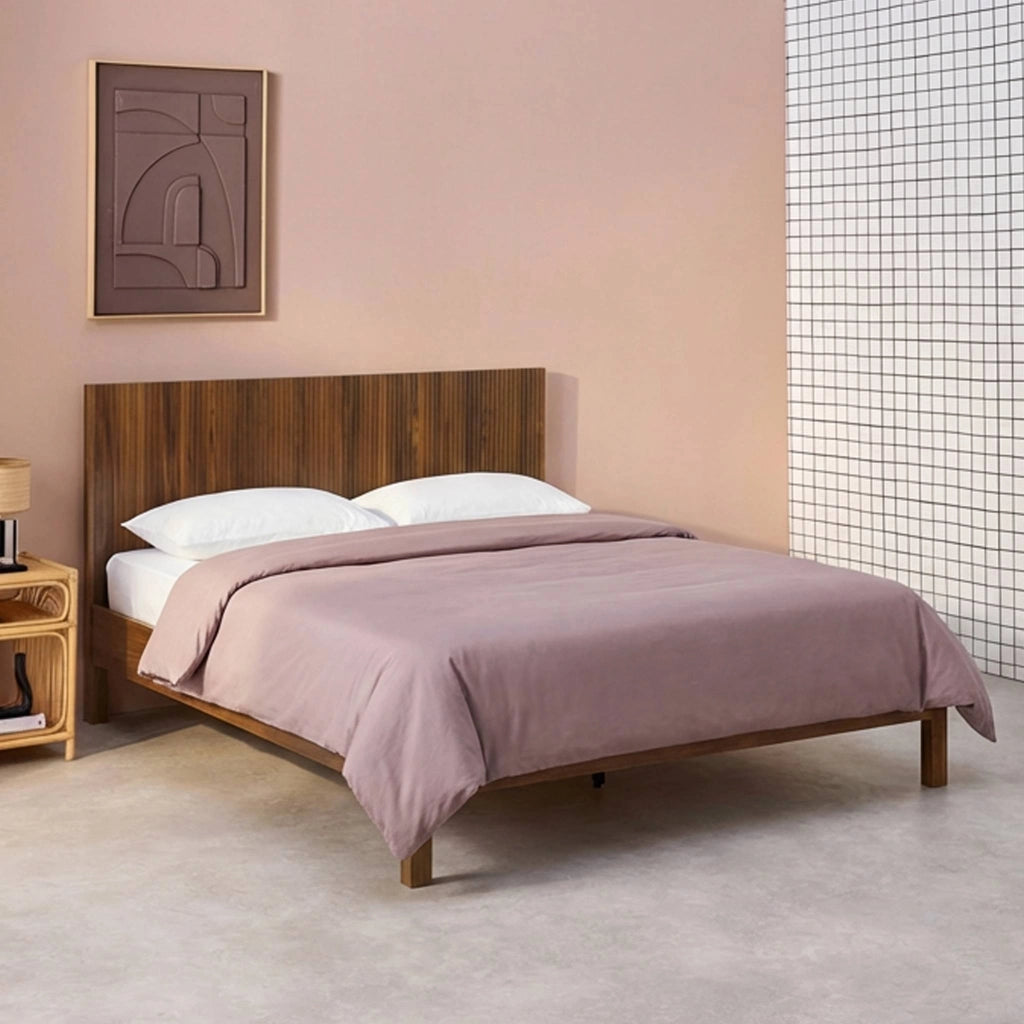 Letto con rete a doghe e testiera 140x190cm decorazione legno, noce