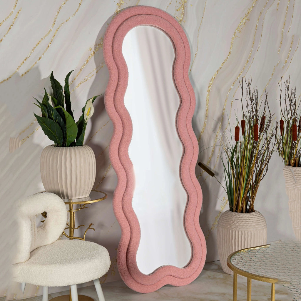 Marylin, Specchio Cornice Ondulata Tessuto Teddy, 60x160h cm Rosa