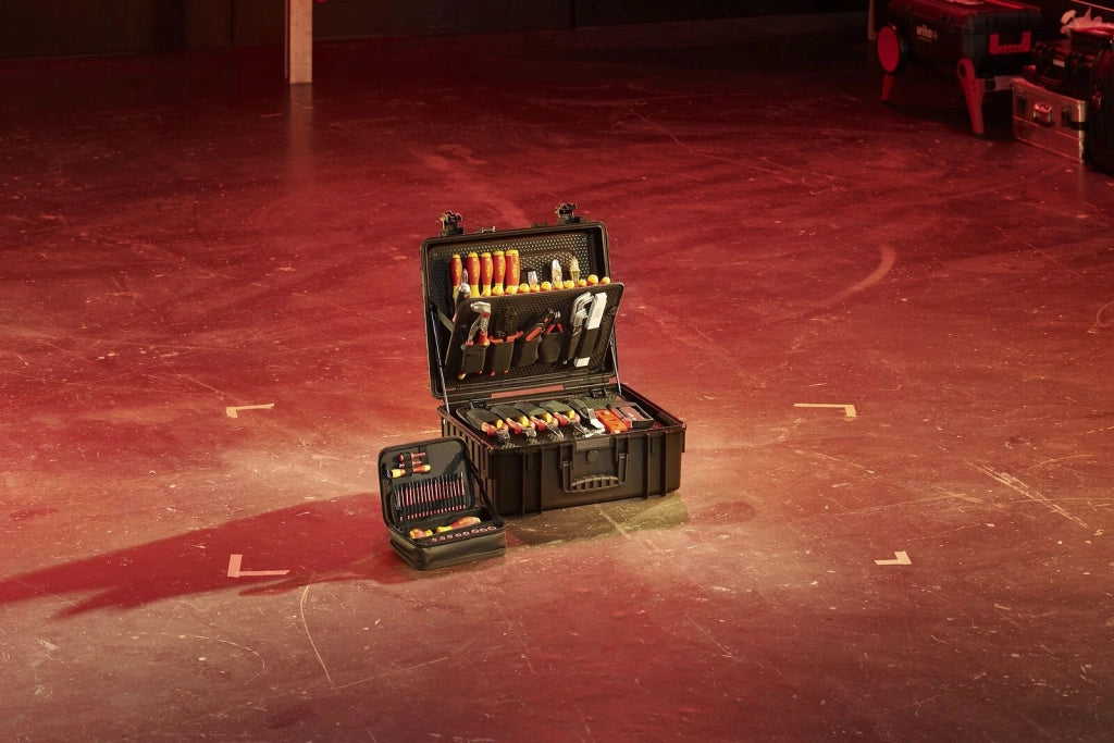 Wiha 40523 Competence XL Kit Strumenti 83 Pezzi con Pinze e Cacciaviti Colore Nero Metallico Rosso Giallo