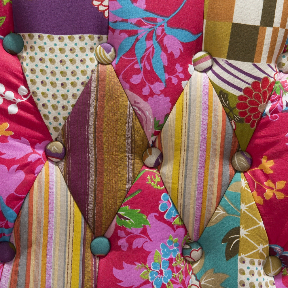 Poltrona Wingback Poltrona Patchwork Tessuto Multicolore base rosa Gambe in Legno capitonné