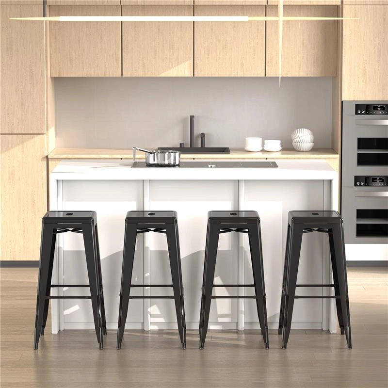 SET 4 SGABELLI DA BAR IN METALLO CON POGGIAPIEDI PER INTERNI ED ESTERNI, 43X43X76 CM, NERO