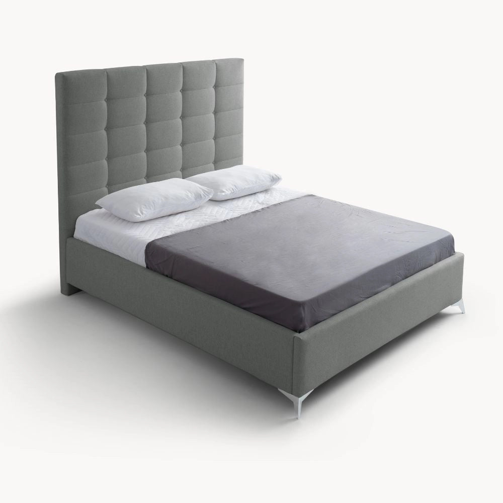 Letto matrimoniale Napoli Grande imbottito con contenitore in tessuto barrel 83 grigio chiaro con bottoni