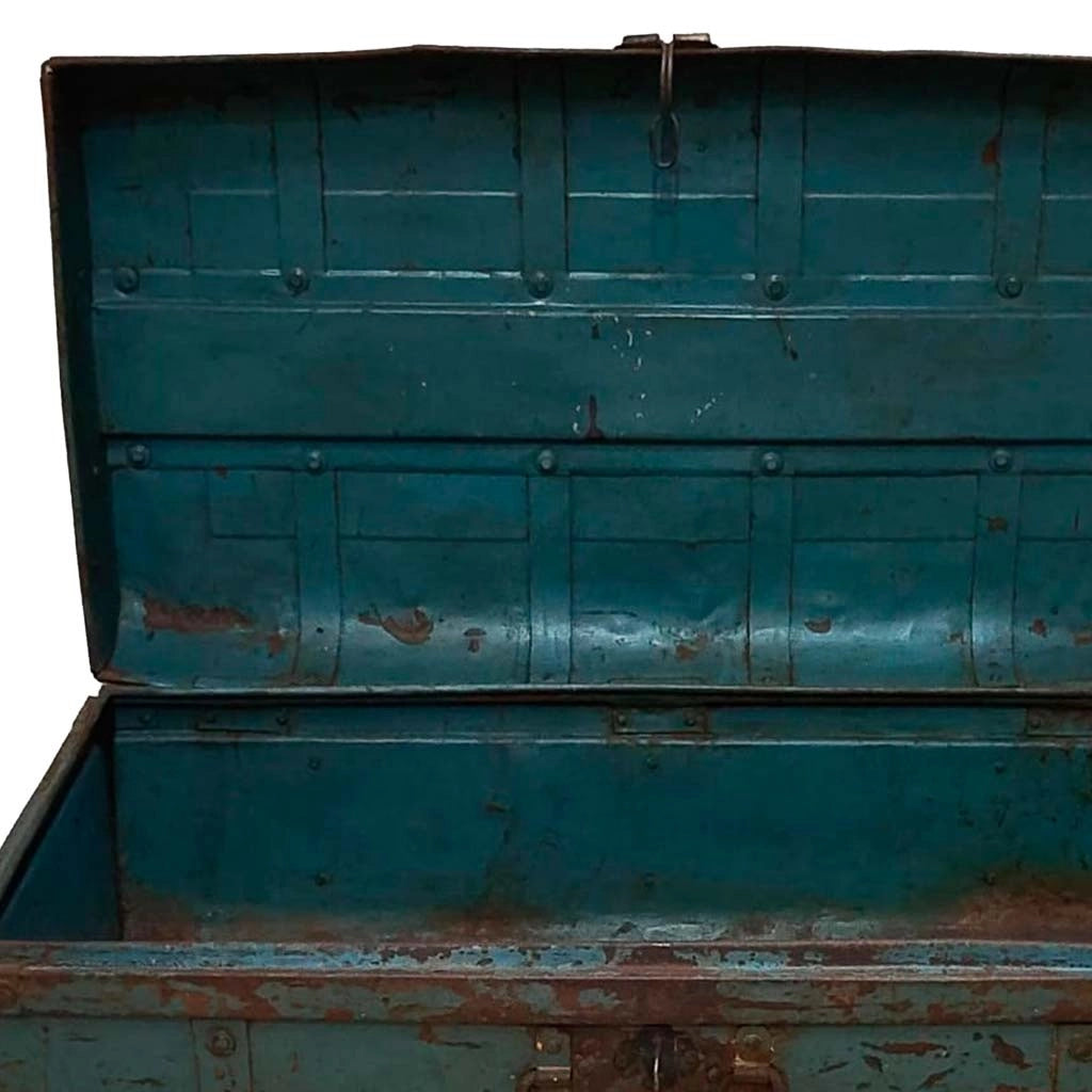 Valigia artigianale in metallo, 67x37x25h cm