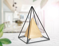 Piramide Oro con Ferro 15x15x21 cm in Poliresina e Ferro