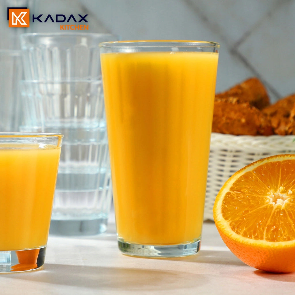 Caraffa in vetro KADAX per bevande da 1,1 l + 6 bicchieri da 360 ml per succhi di frutta