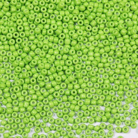 Zaadiere per collane, 3 mm, ca. 3600 pezzi/100 g in un sacchetto, 8/0 perle di vetro per la realizzazione di bracciali, collane e orecchini (Verde mela)