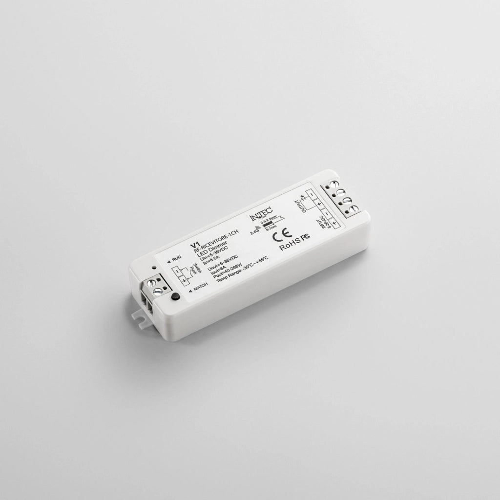 RICEVITORE RF 2,4G 1 CANALE PER WALLPAD DMX UTILIZZABILE PER SINGOLO COLORE 9,7X3,3X1X8CM