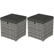 Set di 2 sgabelli effetto rattan con vano contenitore e cuscini realizzati in rattan grigio scuro.