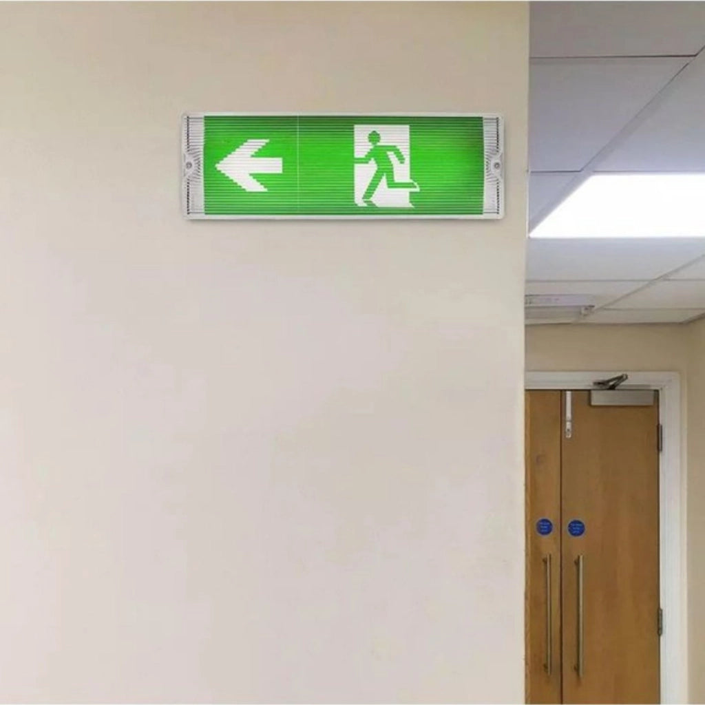 Plafoniera Lampada Di Emergenza Led SA e SE Montaggio A Plafone 3W Autonomia 3 Ore 6000K IP65 Interno Esterno SKU-83111