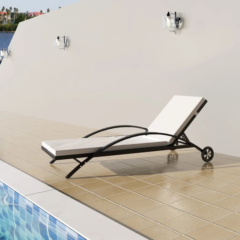 Lettino Prendisole | Sdraio da giardino | Lettino da sole con Cuscino e Ruote in Polyrattan Nero