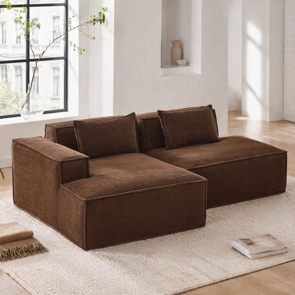 Divano dritto 3 posti con cuscini, design moderno per salotto e ufficio, in poliestere, marrone