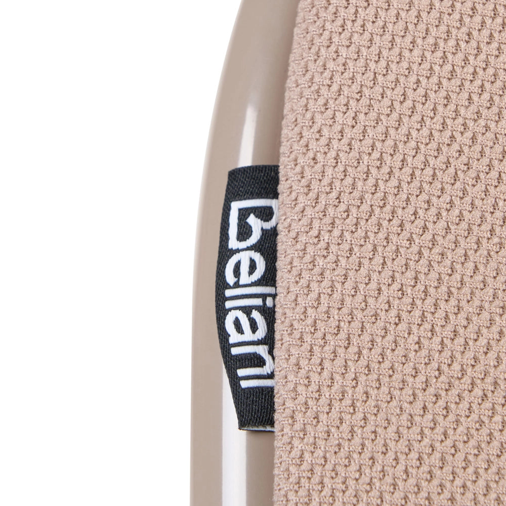 Set di 4 sedie pieghevoli con struttura in metallo beige, seduta e schienale imbottiti in tessuto, sedute ribaltabili