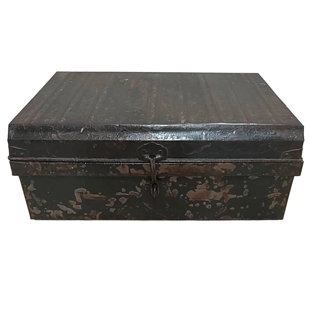 Valigia artigianale in metallo, 67x37x25h cm