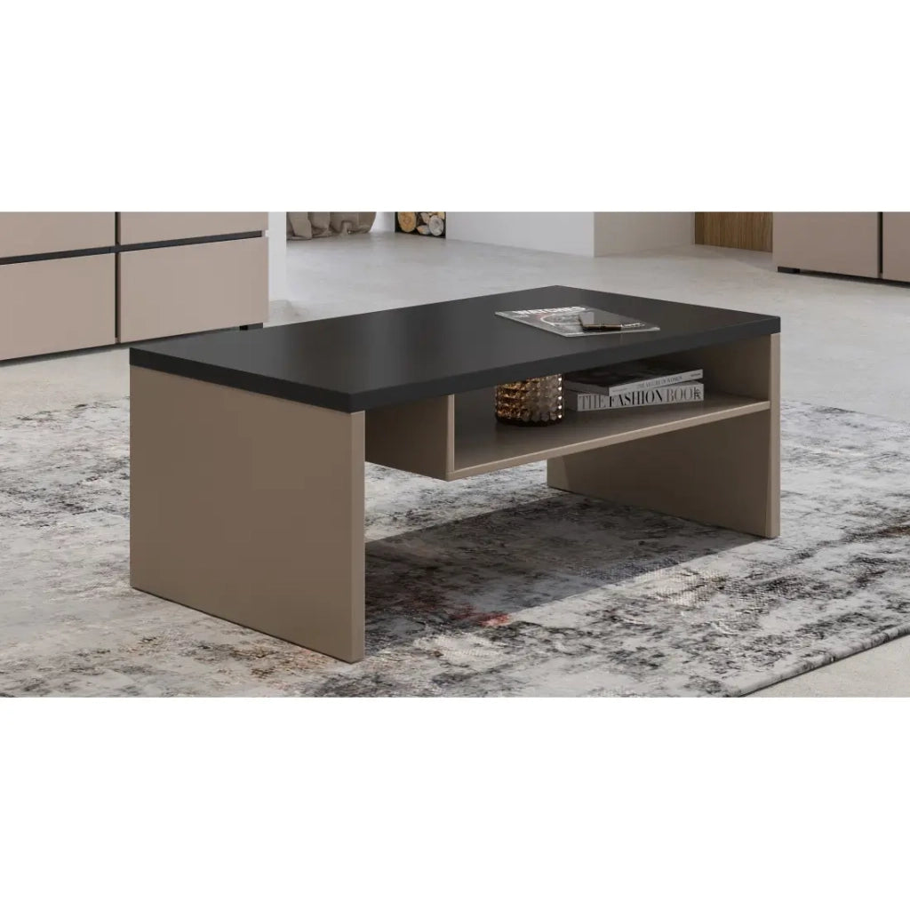 Tavolino basso HAVANA – Beige e nero – Piano nero opaco – Con nicchia – Eleganza delicata e moderna