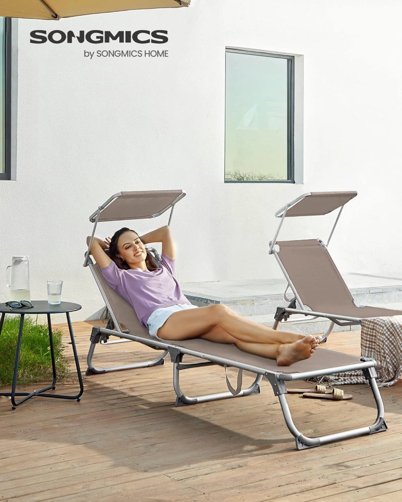 SONGMICS Lettino Prendisole, Sedia a Sdraio Pieghevole in Alluminio, con Parasole e Schienale Reclinabile, 193 x 55 x 31 cm, Max Portata 150 kg, per Terrazzo Piscina Giardino, Tortora GCB19BR