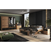 Camera da letto design collezione EOS: Armadio, Letto 160x200, cassettiera, comodini. Colore rovere chiaro e nero.