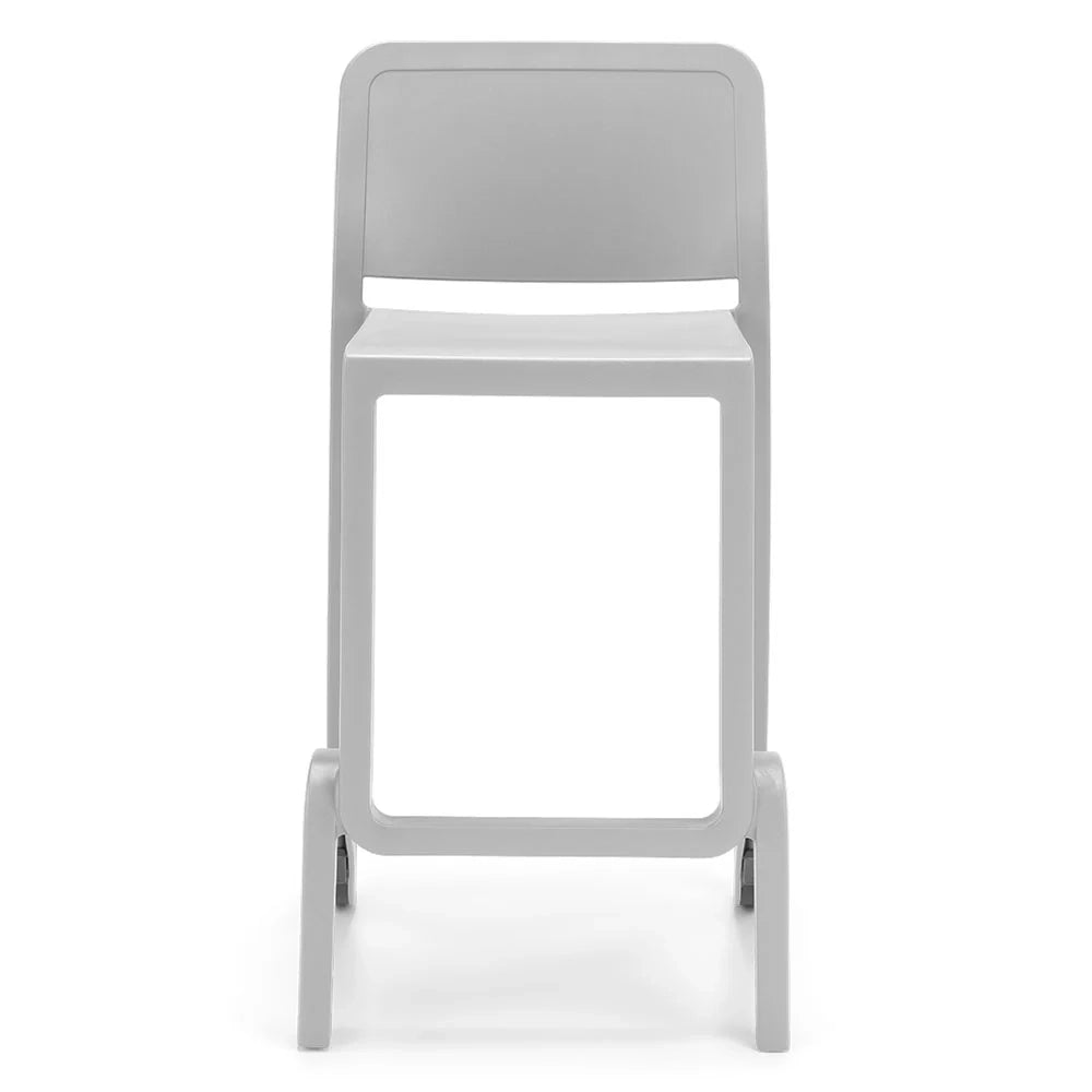 Set 3 sgabelli in polipropilene GIANO altezza seduta 65cm, impilabile, idrorepellente, resistente ai raggi UV, design moderno e innovativo, ideale per la cucina, la veranda o giardino colore Bianco