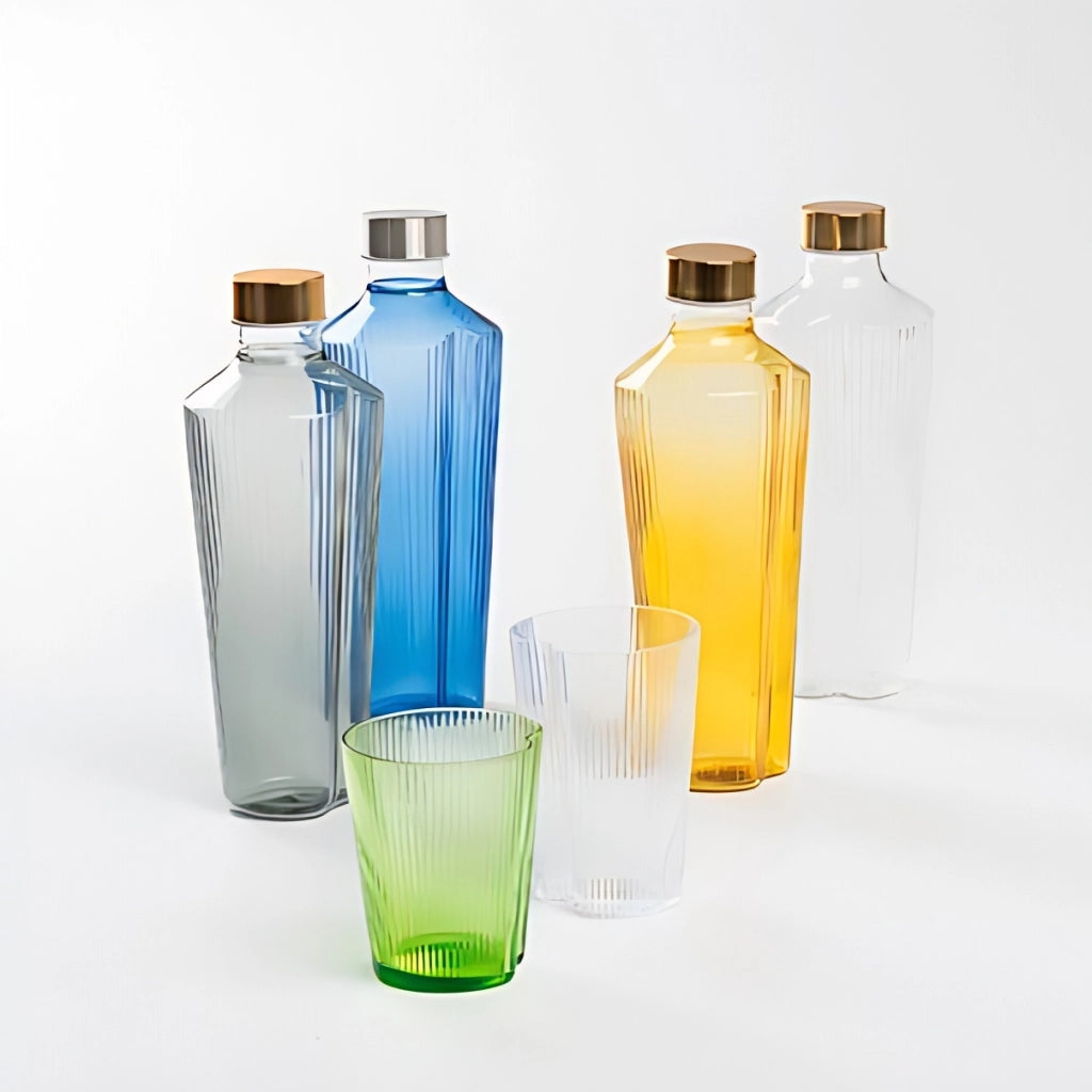 Handy Bottiglia in Vetro Borosilicato Verde Mela Elegante Design con Scanalature Verticali e Tappi Satinati Intercambiabili per Tavola Moderna