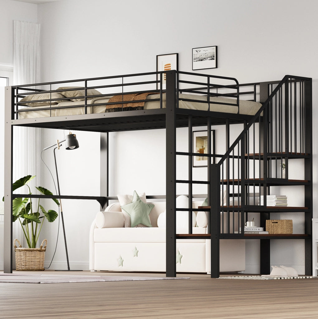 Letto a soppalco 140x200 in metallo con scala e ampio spazio sottostante