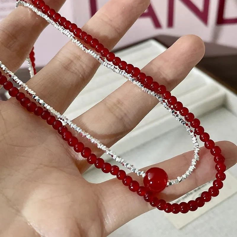 Collana fatta a mano in agata rossa e perline d'argento, regalo di Natale o di compleanno.